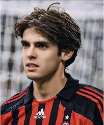 队记：雄鹿有意追莫兰特搭档字母 交易筹码大概率以库兹马为核心